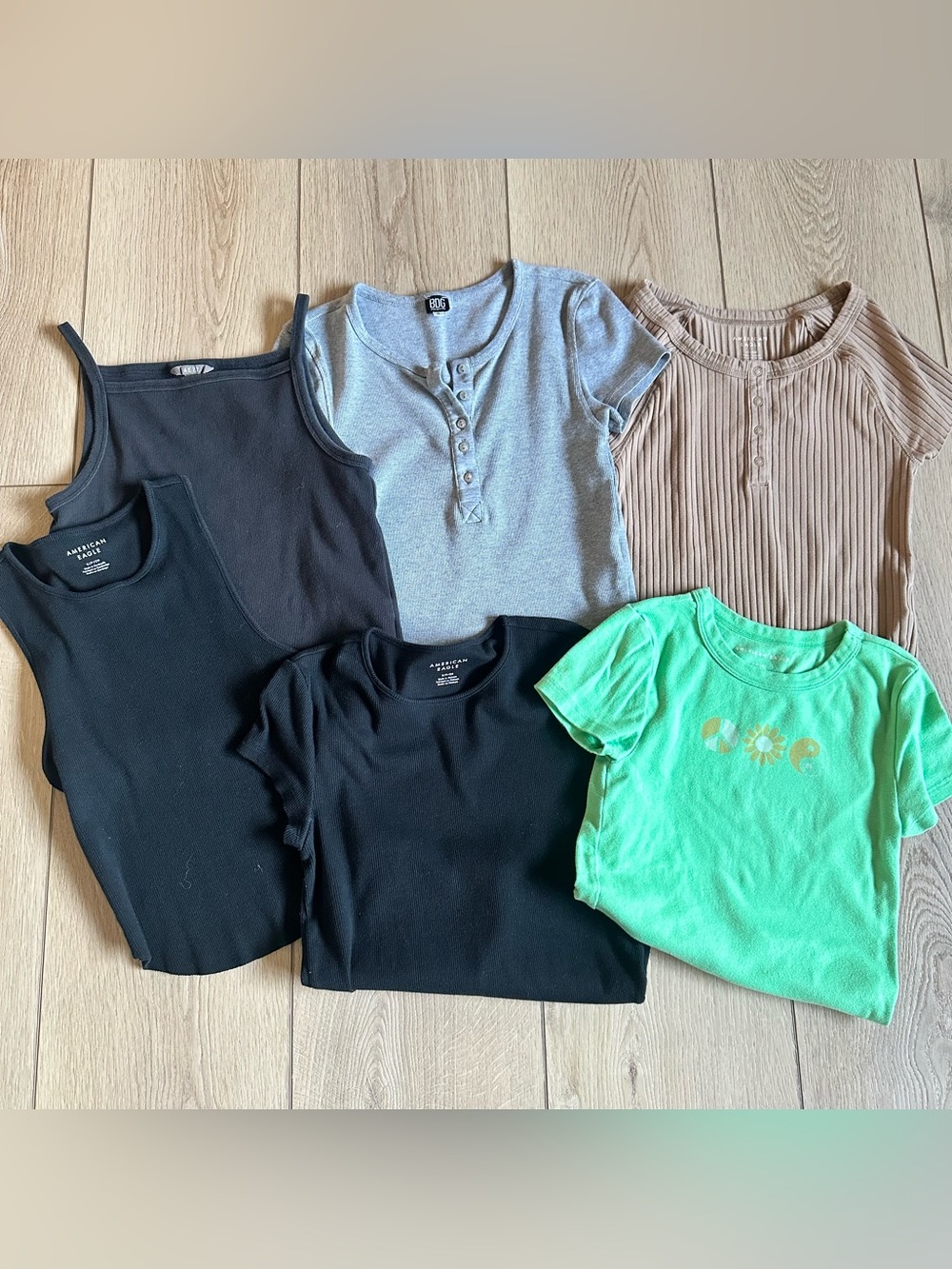American eagle size small tee bundle